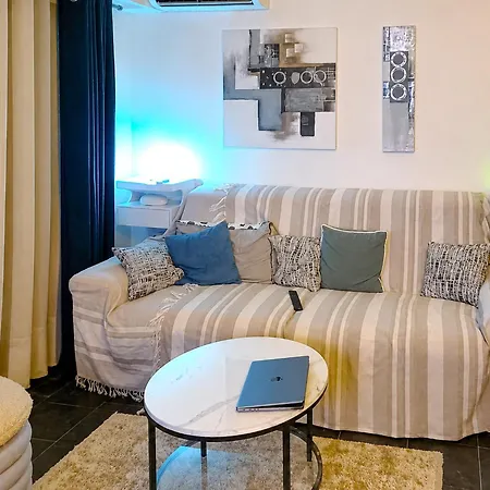 Cozy Studio, Terrace Near Beaches, Cannes * Mandelieu