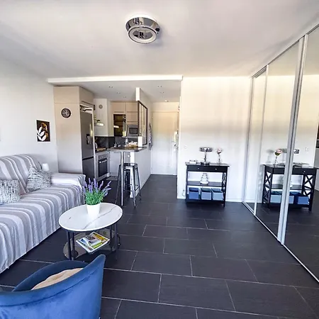 Apartman Cozy Studio, Terrace Near Beaches, Cannes