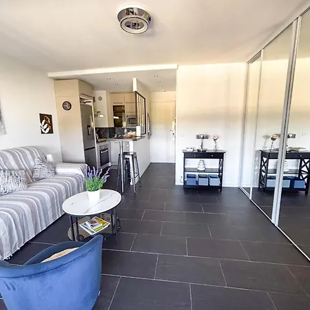 Cozy Studio, Terrace Near Beaches, Cannes Apartman Mandelieu